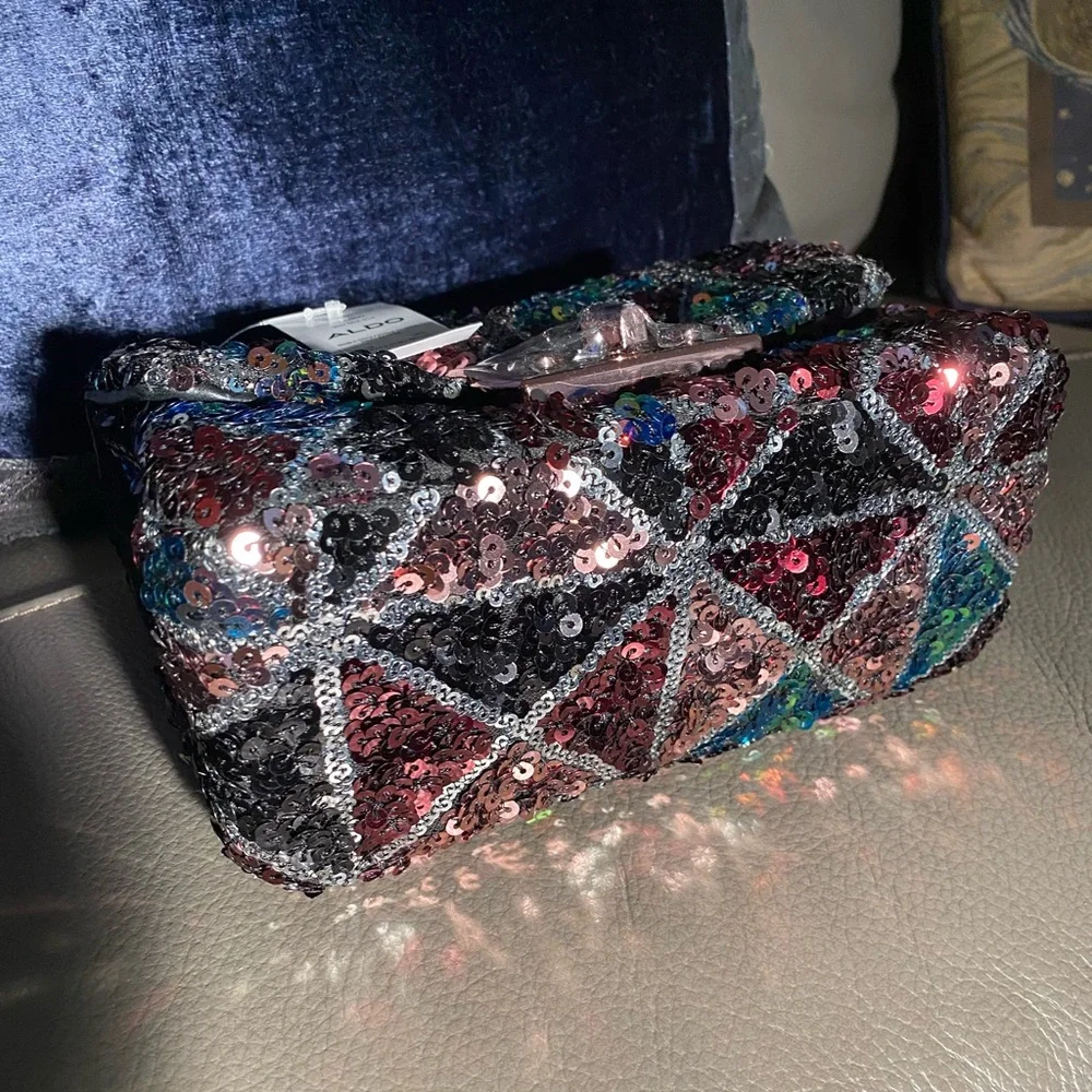 Aldo(small hand clutch)Strap Drop Length:23''Height:5.5'' Width: 8'' Depth: 3.5' - Picture 4 of 6